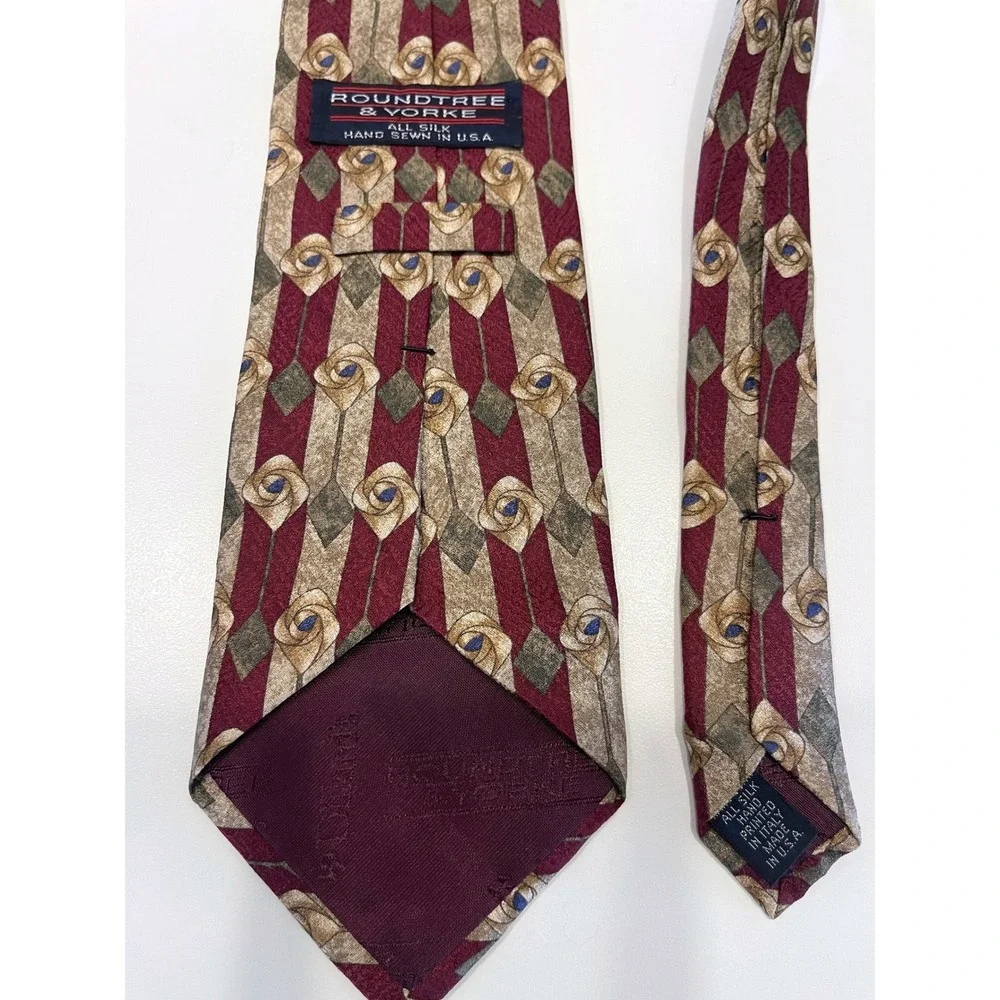 Roundtree & Yorke Red Maroon Gold Floral Rose Patterned Silk Mens Tie‎